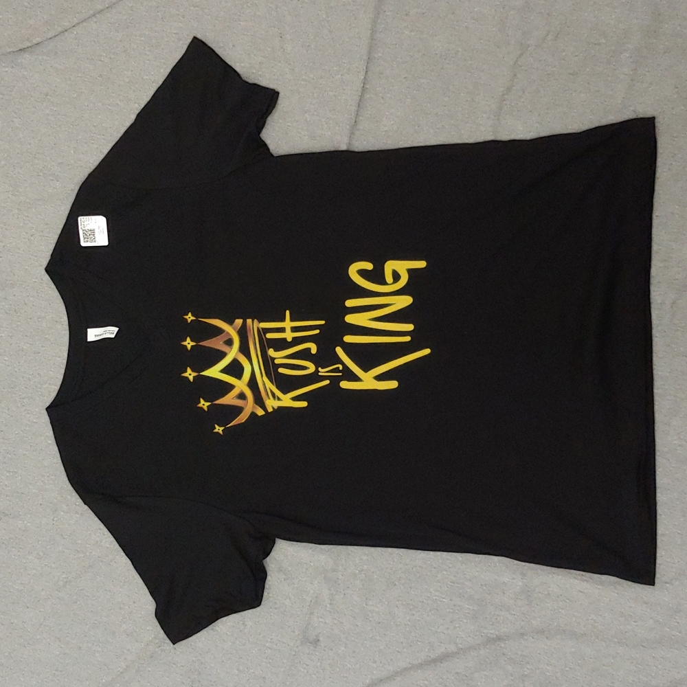 NWT * KUSH IS KING T-SHIRT * XL 😍